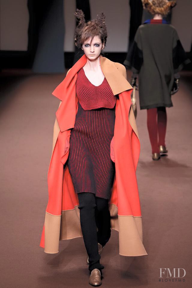 Mara Jankovic featured in  the Hiroko Koshino fashion show for Autumn/Winter 2015