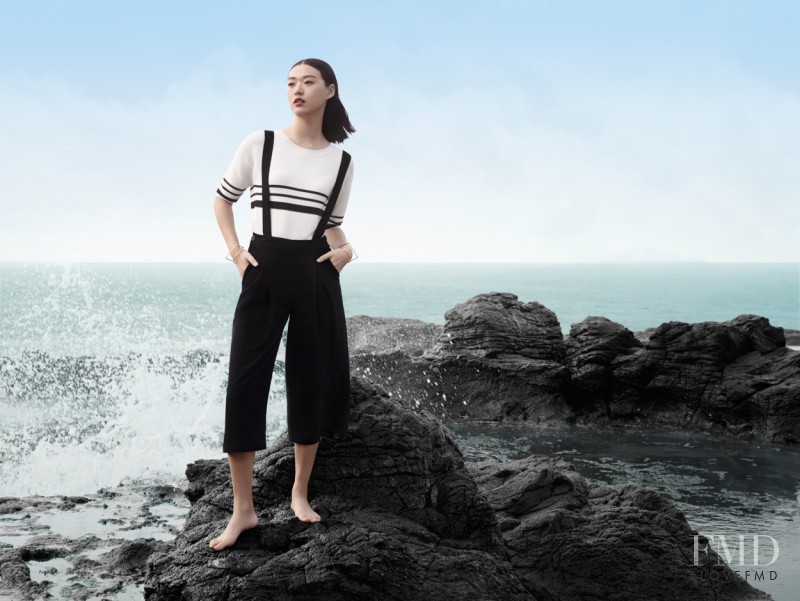 Tian Yi featured in  the Wandian advertisement for Spring/Summer 2016