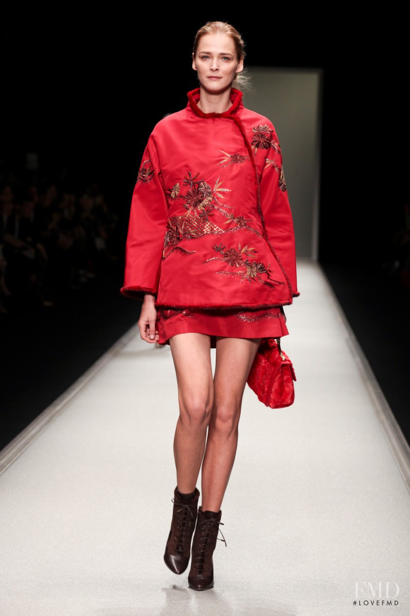 Carmen Kass featured in  the Shiatzy Chen fashion show for Autumn/Winter 2013