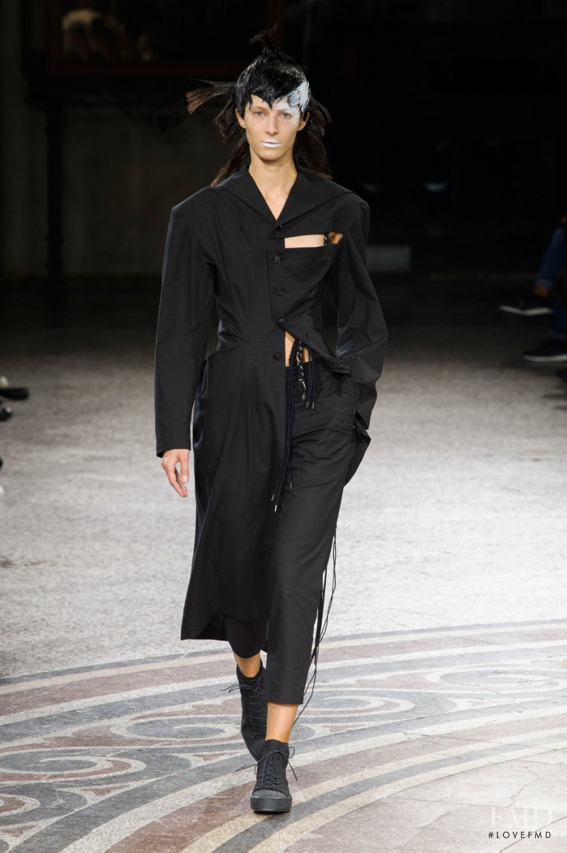 Yohji Yamamoto fashion show for Spring/Summer 2017