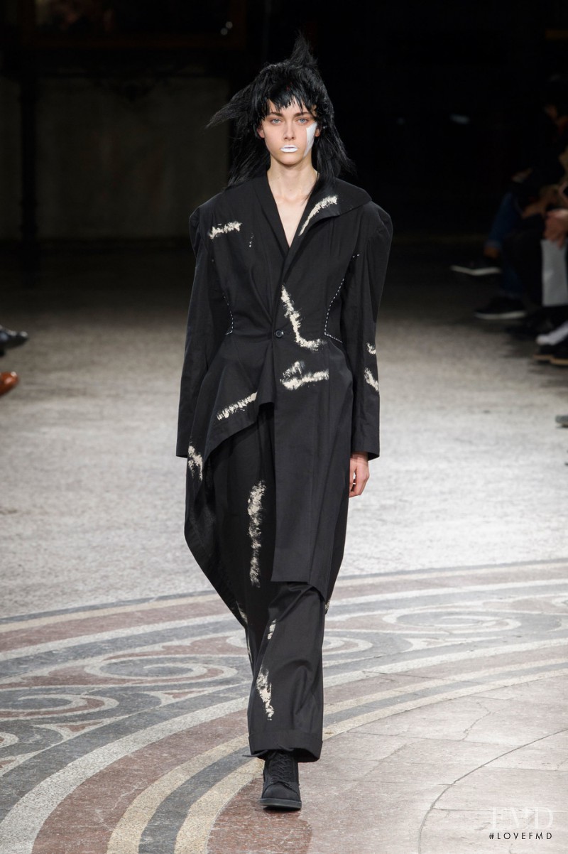 Yohji Yamamoto fashion show for Spring/Summer 2017