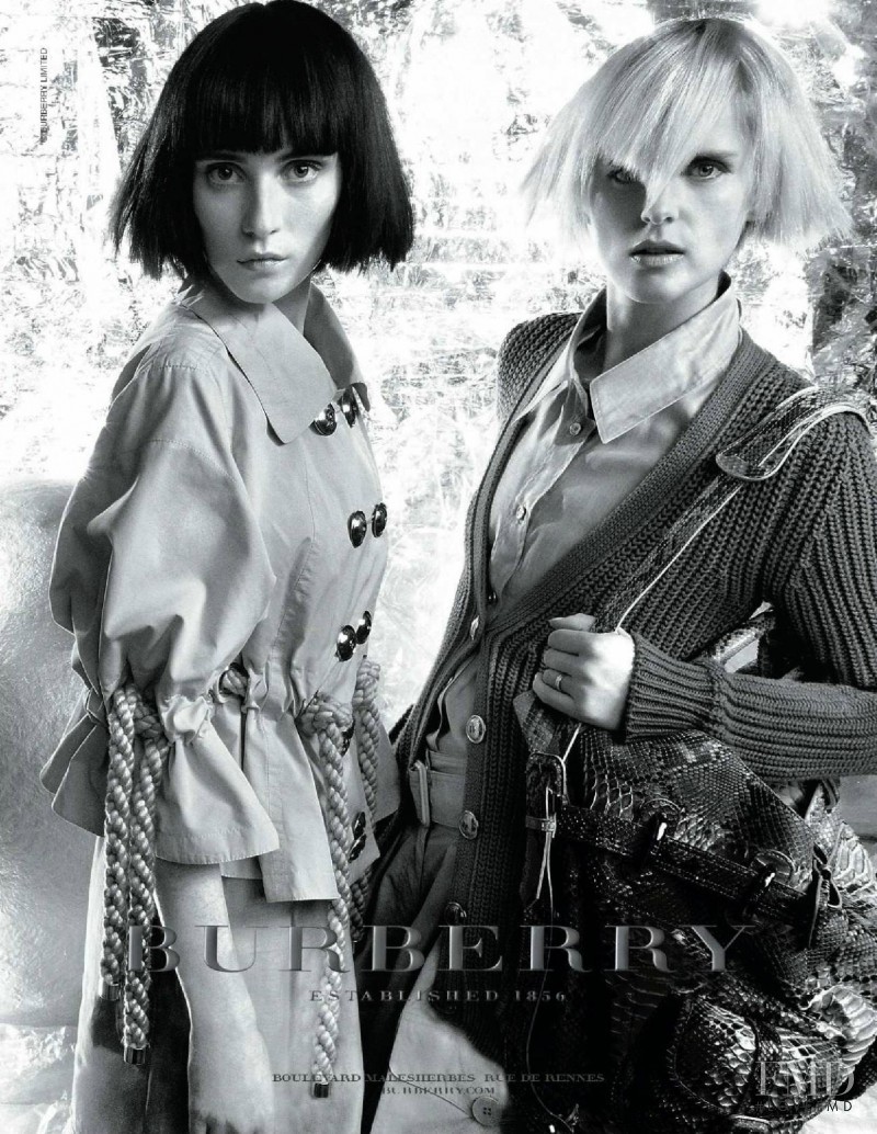 Stella Tennant featured in  the Burberry advertisement for Spring/Summer 2007