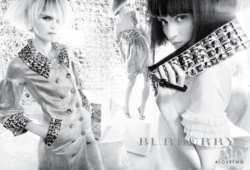 Stella Tennant featured in  the Burberry advertisement for Spring/Summer 2007