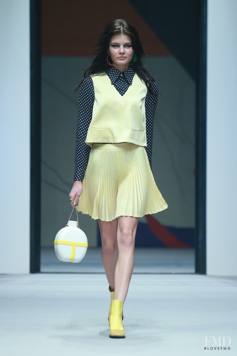 Beautyberry by Wang Yutao fashion show for Spring/Summer 2015