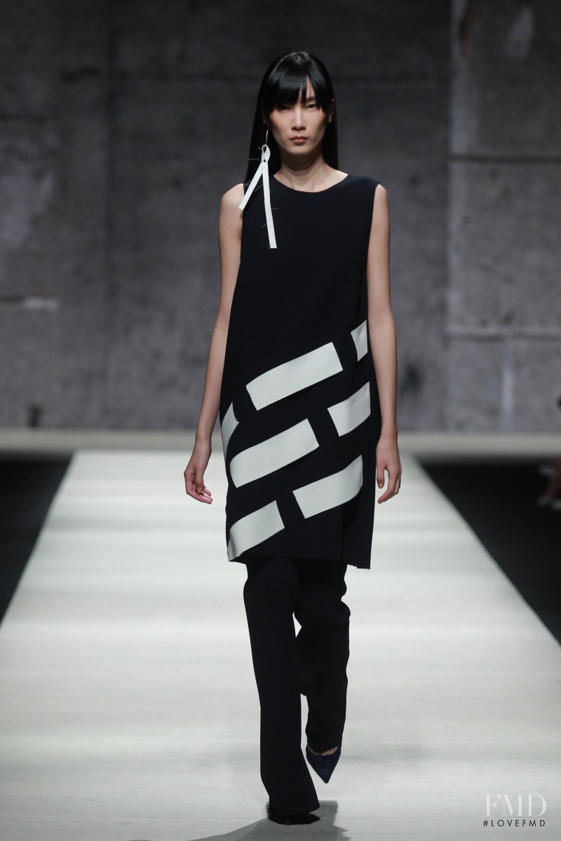 Dongqi Xue featured in  the Comme Moi fashion show for Autumn/Winter 2016
