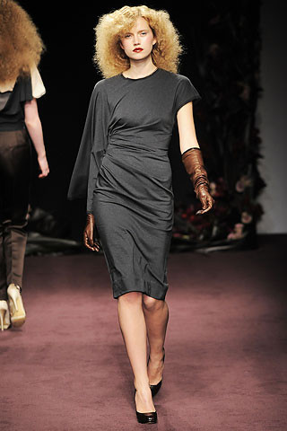 Cato van Ee featured in  the Roksanda Ilincic fashion show for Autumn/Winter 2010