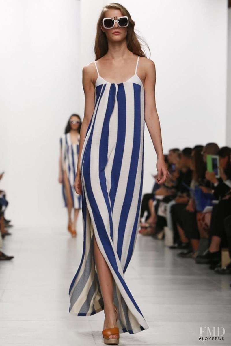 Hussein Chalayan fashion show for Spring/Summer 2014