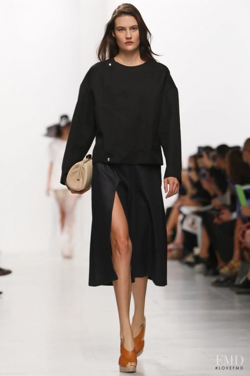 Hussein Chalayan fashion show for Spring/Summer 2014