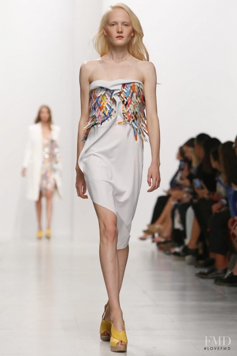 Hussein Chalayan fashion show for Spring/Summer 2014