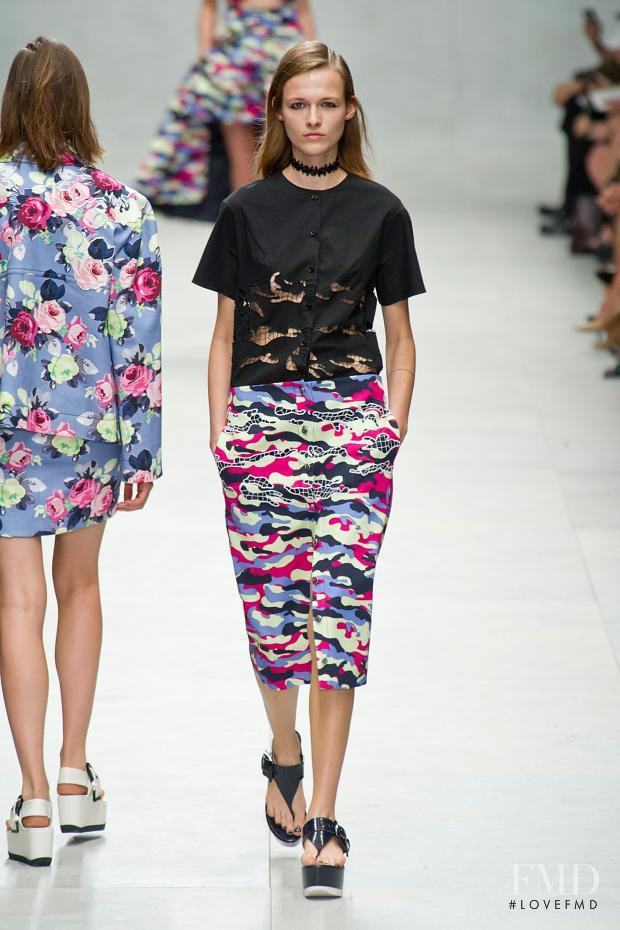 Emma  Oak featured in  the Carven fashion show for Spring/Summer 2014