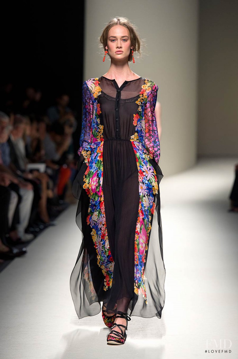 Anna Roos van Wijngaarden featured in  the Alberta Ferretti fashion show for Spring/Summer 2014