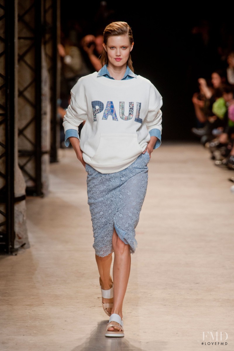 Lindsey Wixson featured in  the Paul et Joe fashion show for Spring/Summer 2014