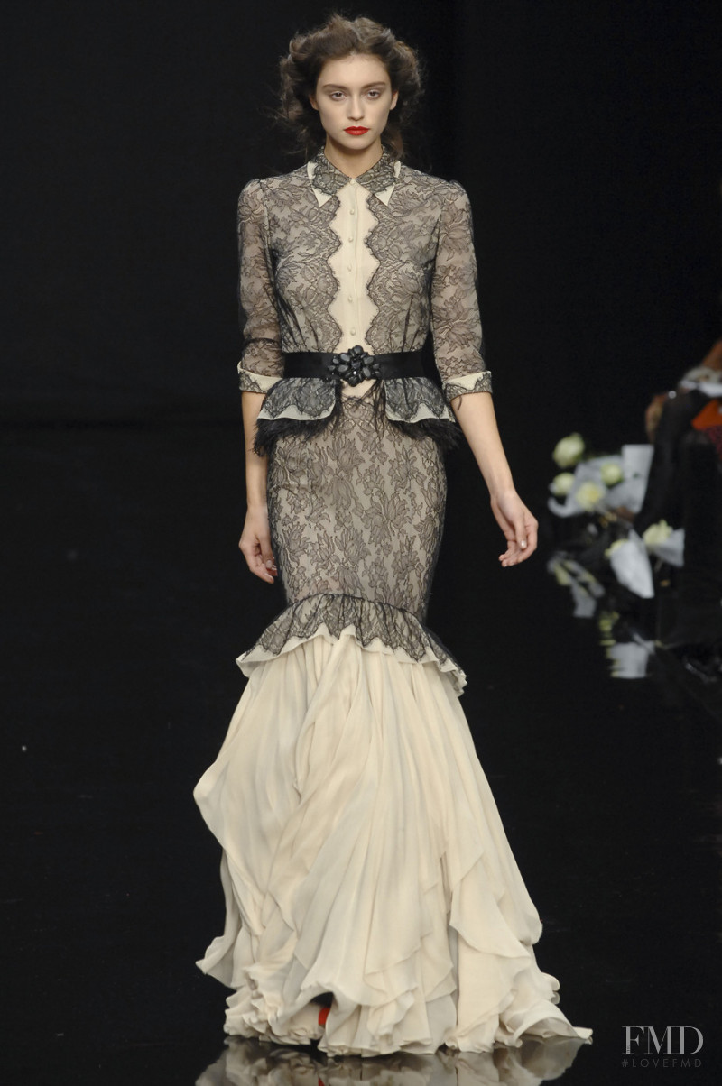 Anna Schilling featured in  the Jenny Packham fashion show for Autumn/Winter 2008