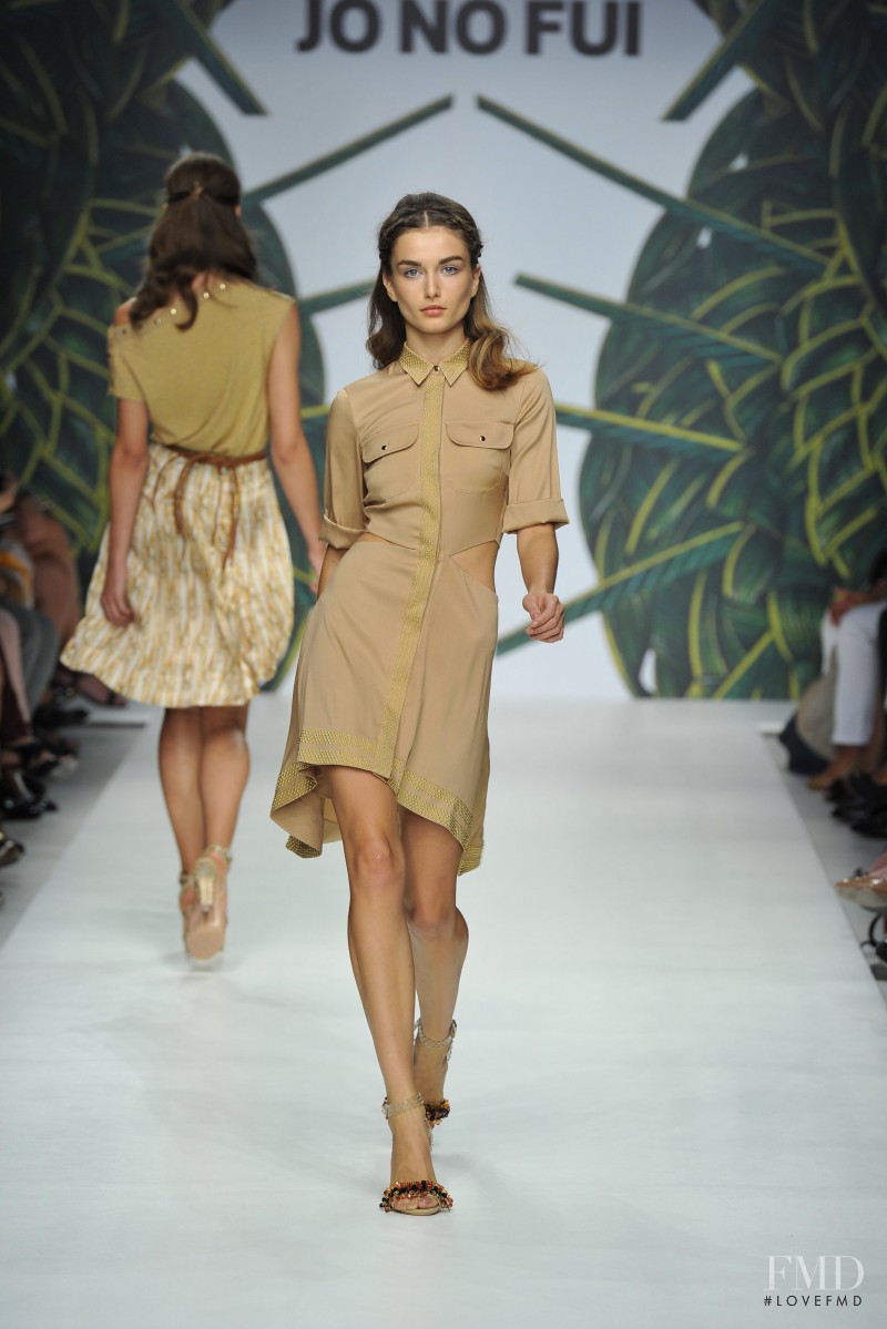 Andreea Diaconu featured in  the Jo No Fui fashion show for Spring/Summer 2012
