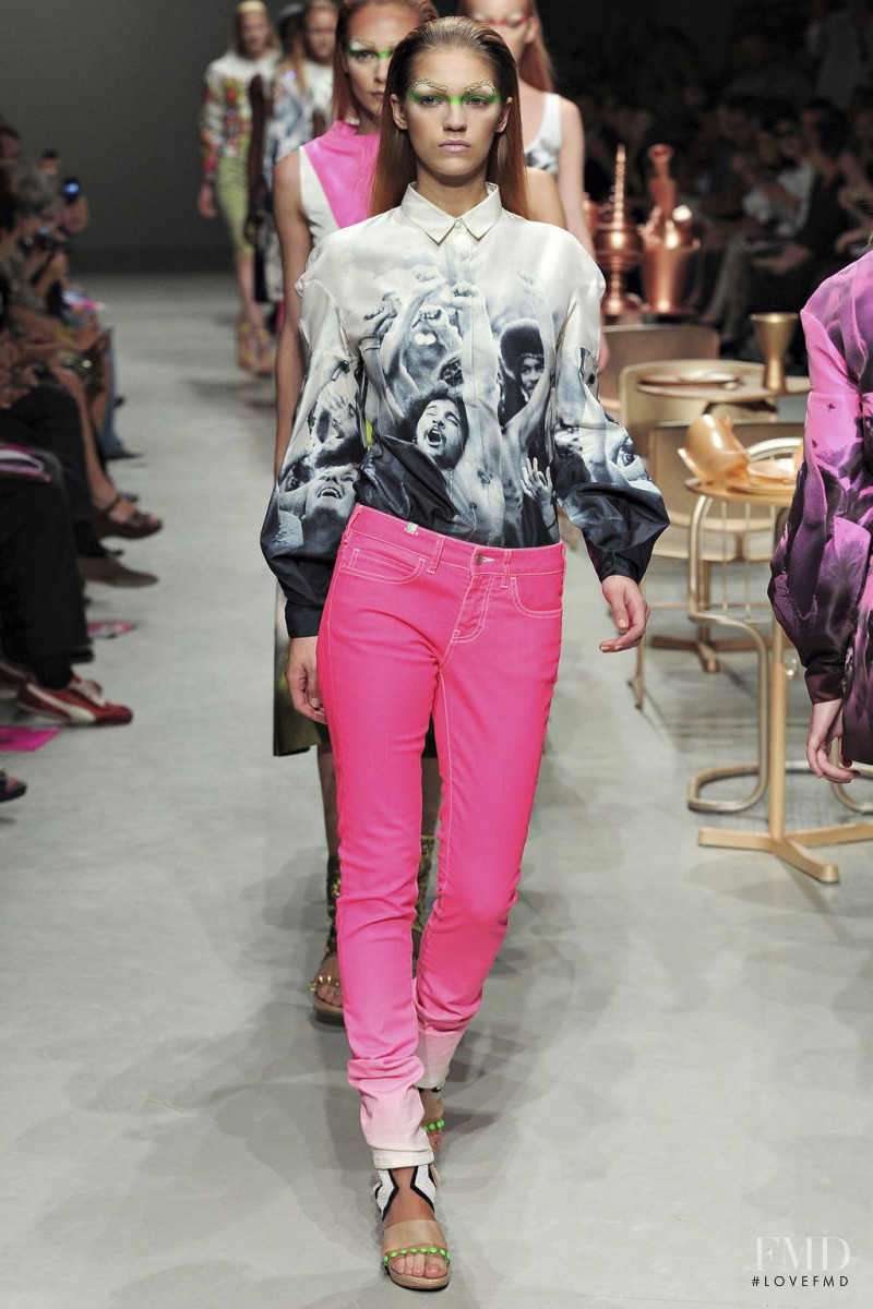 Samantha Gradoville featured in  the Manish Arora fashion show for Spring/Summer 2012