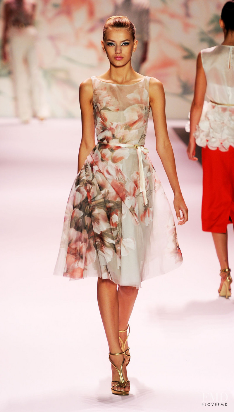 Bregje Heinen featured in  the Monique Lhuillier fashion show for Spring/Summer 2011