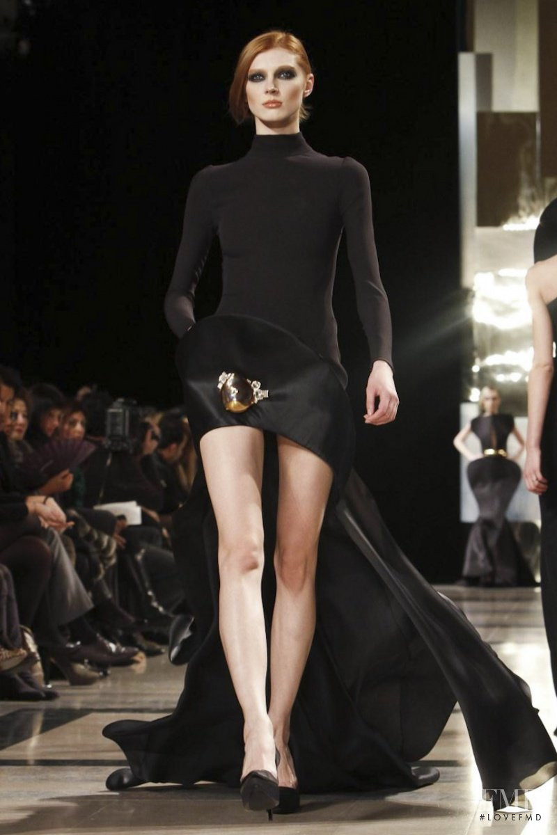 Olga Sherer featured in  the Stéphane Rolland fashion show for Spring/Summer 2011