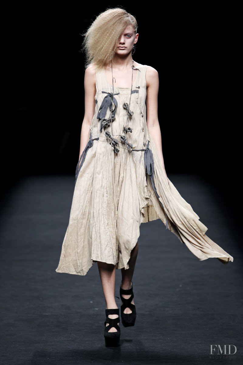 Bregje Heinen featured in  the Tsolo Munkh fashion show for Autumn/Winter 2011