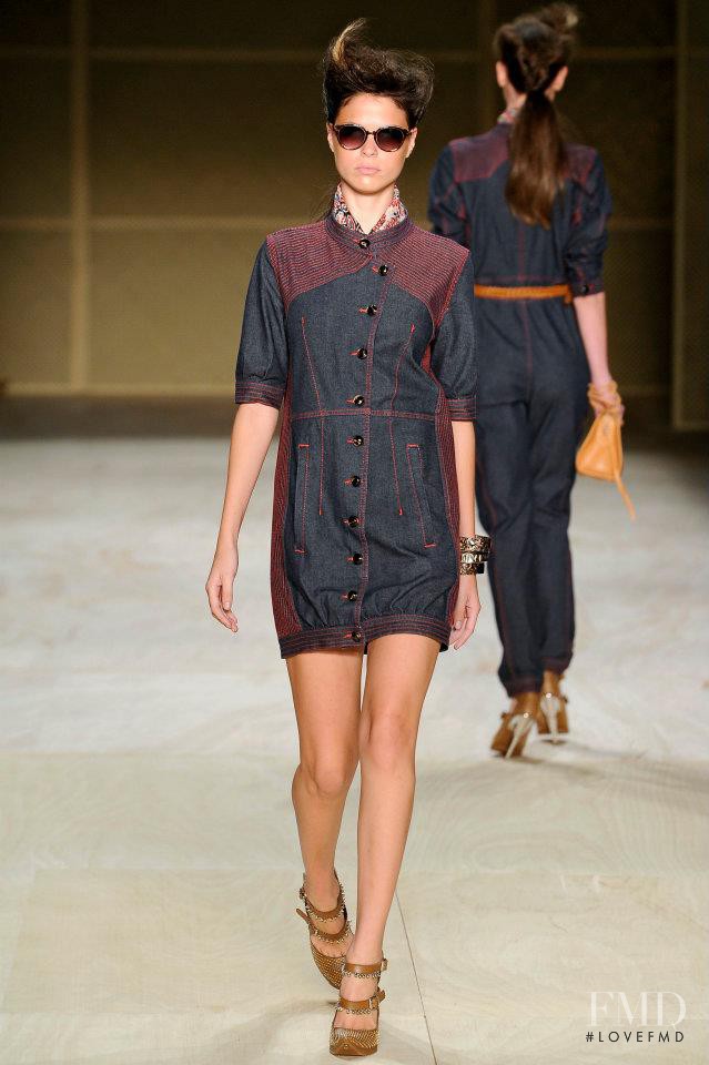 Mariana Mendonça featured in  the Herchcovitch fashion show for Spring/Summer 2013
