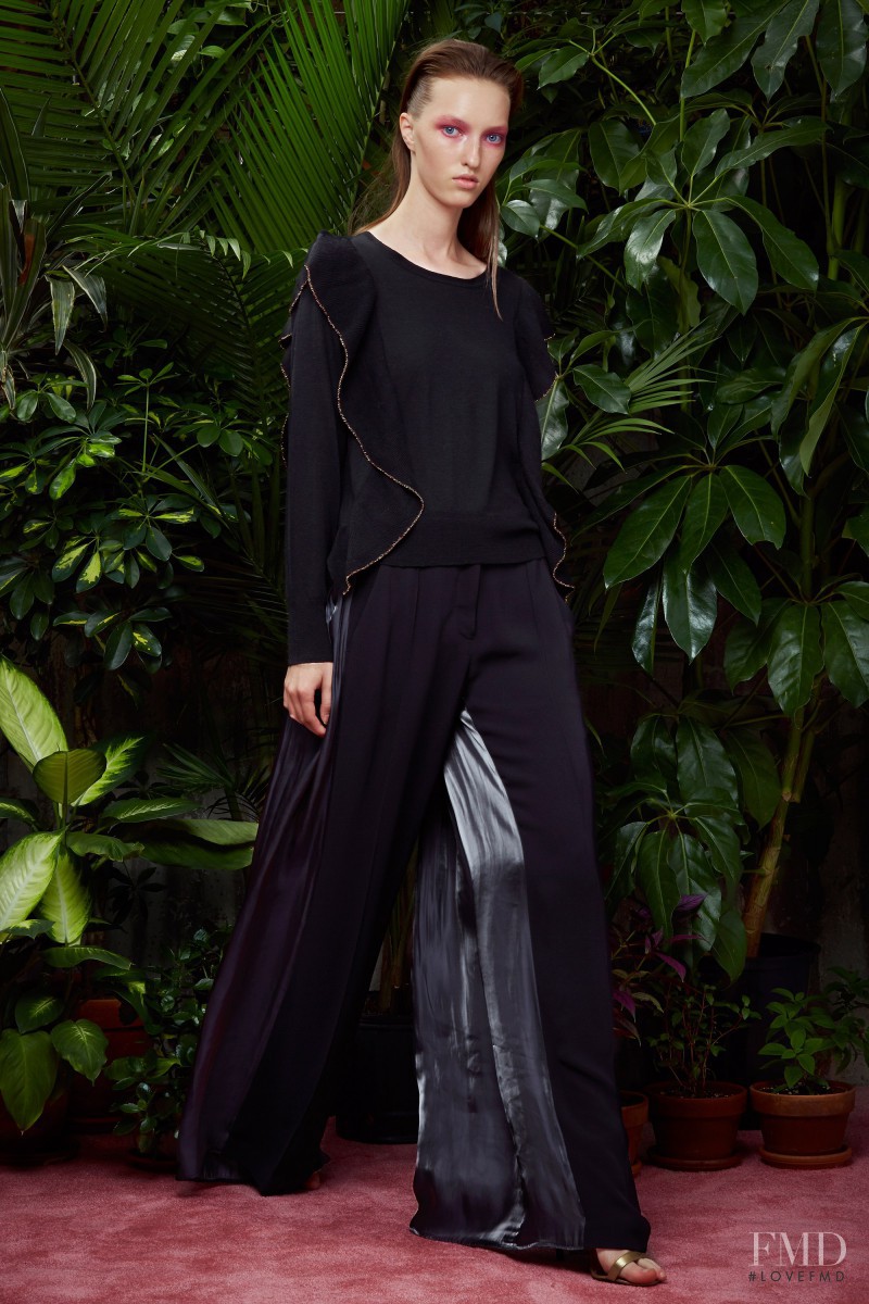 Liza Ostanina featured in  the Rhié lookbook for Spring/Summer 2017