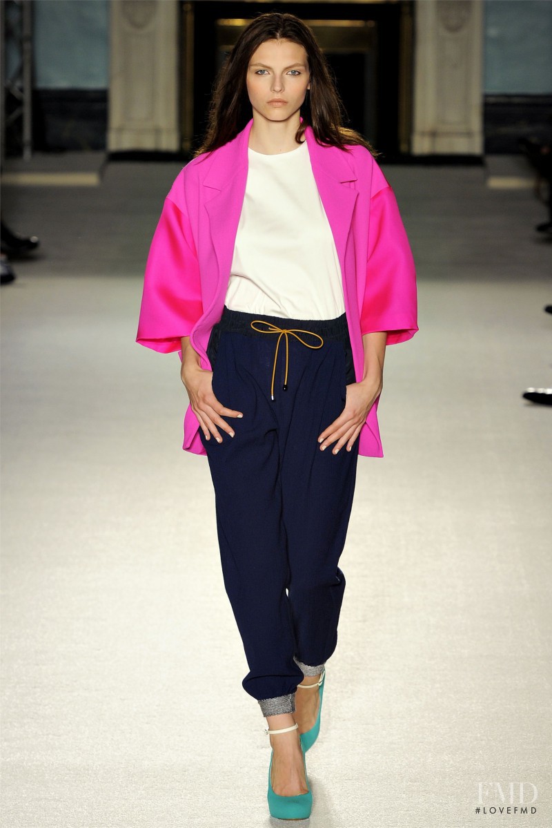 Karlina Caune featured in  the Roksanda Ilincic fashion show for Spring/Summer 2012