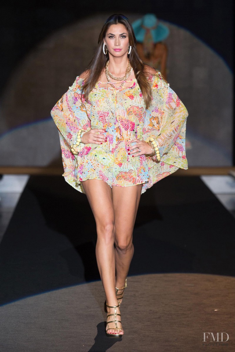 Emamó Blue Fashion Beach fashion show for Spring/Summer 2014