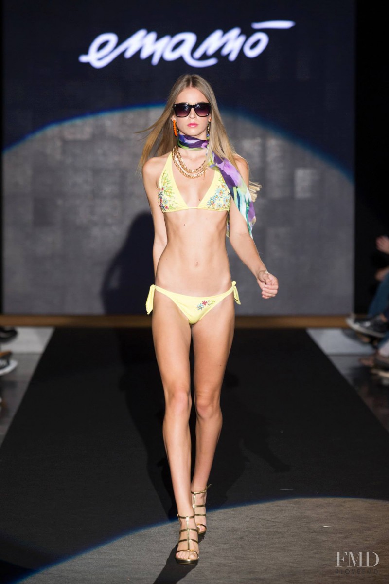 Emamó Blue Fashion Beach fashion show for Spring/Summer 2014