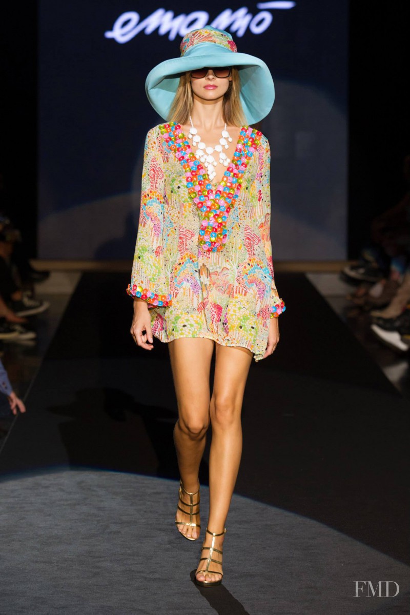 Emamó Blue Fashion Beach fashion show for Spring/Summer 2014