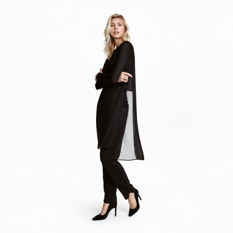 Devon Windsor featured in  the H&M catalogue for Winter 2016