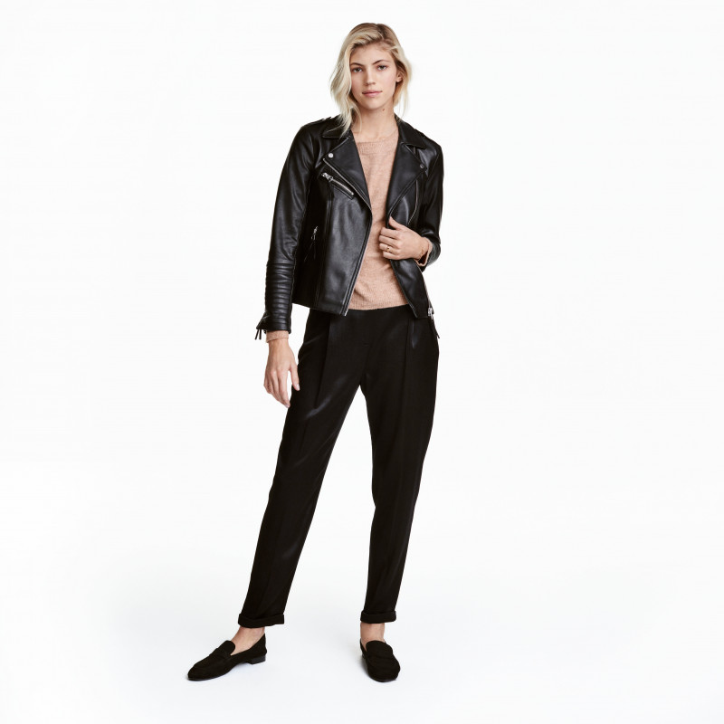 Devon Windsor featured in  the H&M catalogue for Winter 2016