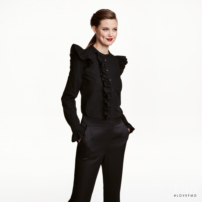 Lindsey Wixson featured in  the H&M catalogue for Winter 2016