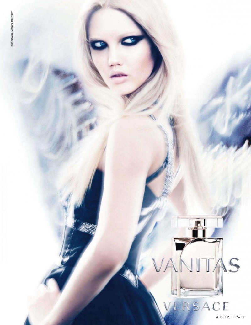 Lindsey Wixson featured in  the Versace Fragrance Vanitas Fragrance  advertisement for Spring/Summer 2015