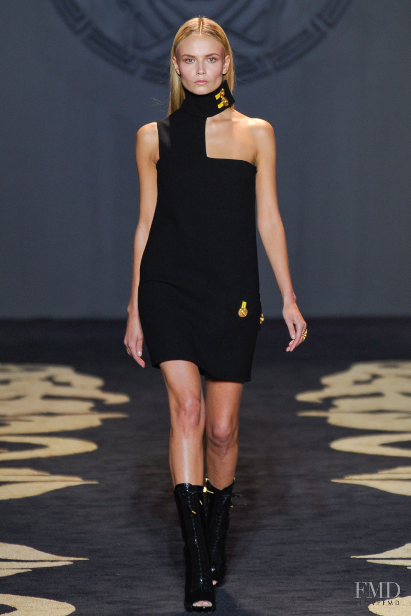 Versace fashion show for Autumn/Winter 2011