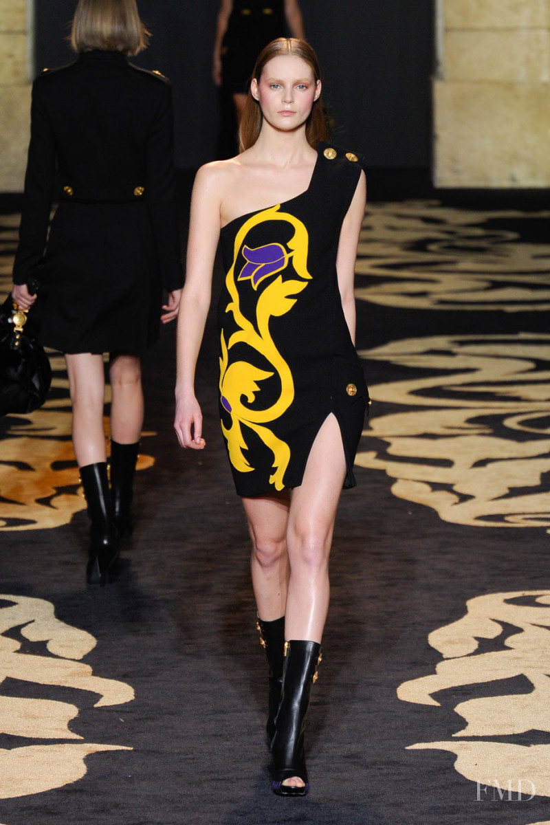 Versace fashion show for Autumn/Winter 2011