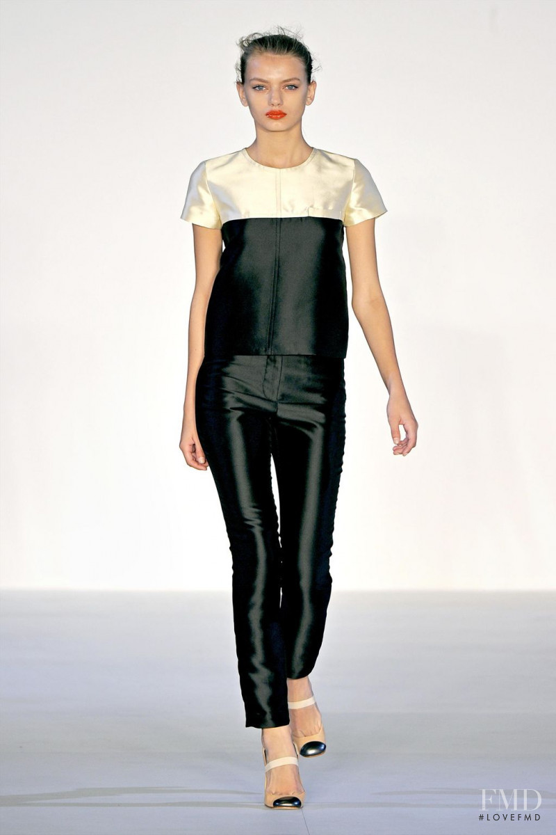 Bregje Heinen featured in  the Jill Stuart fashion show for Spring/Summer 2011