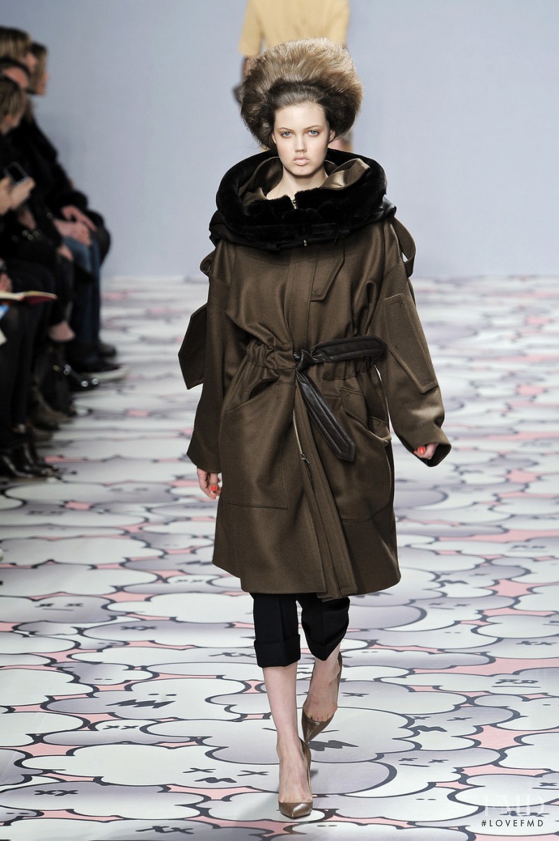 Lindsey Wixson featured in  the Giles fashion show for Autumn/Winter 2010