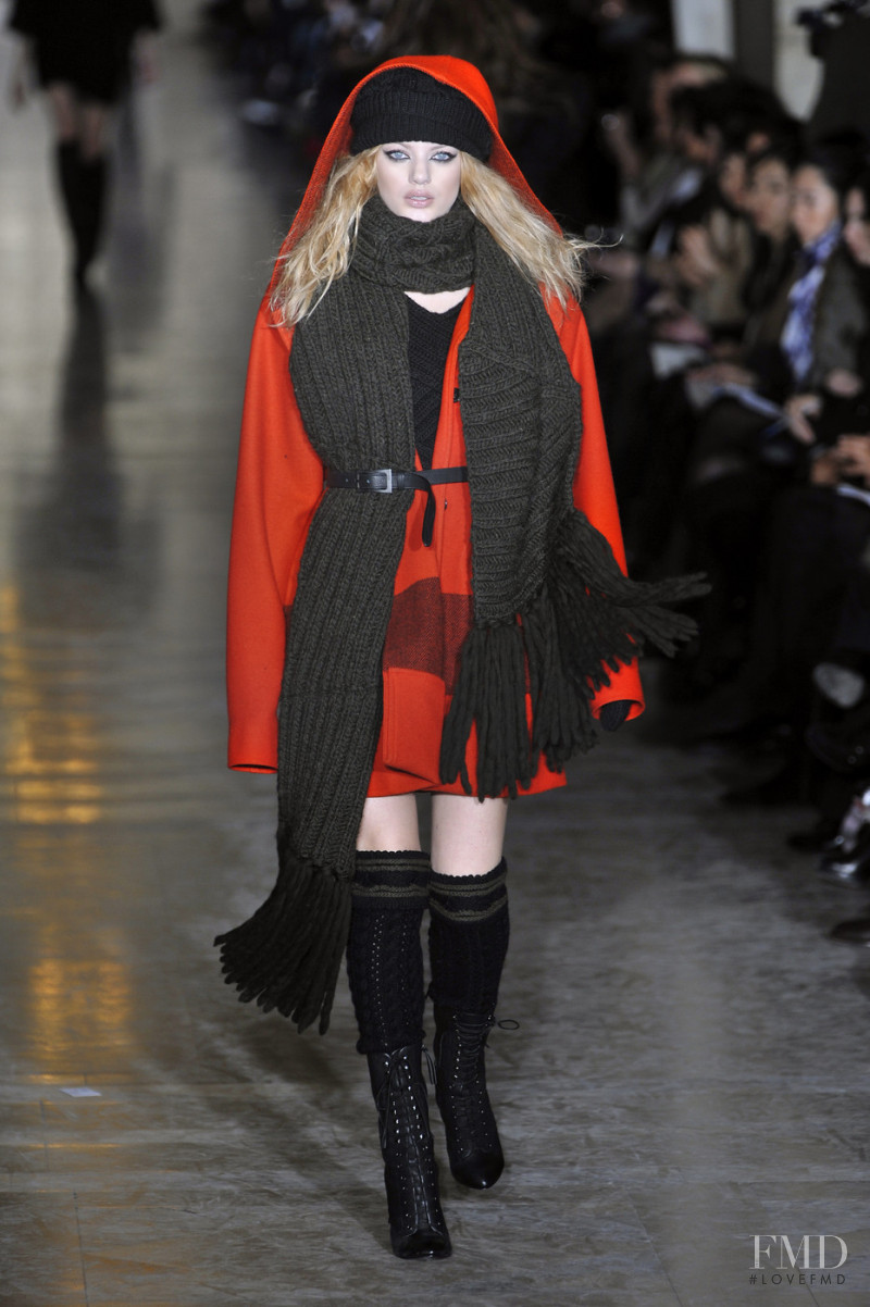 Bregje Heinen featured in  the Jill Stuart fashion show for Autumn/Winter 2010