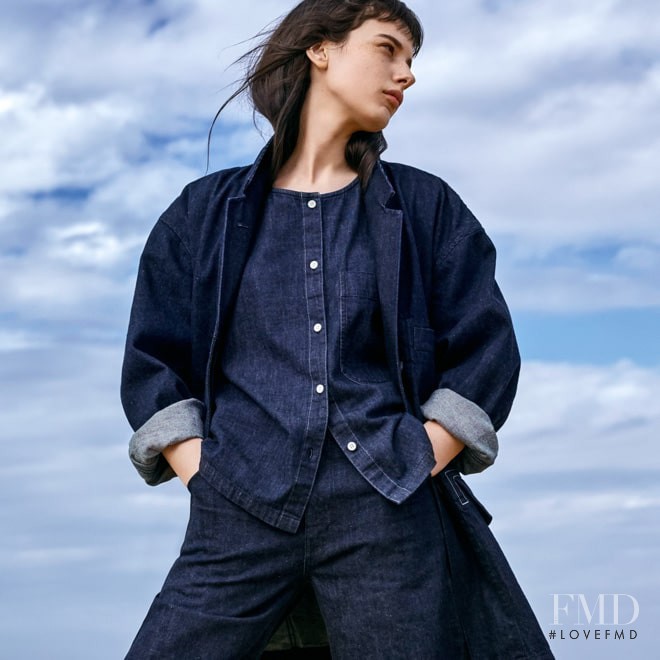 Isabella Ridolfi featured in  the Uniqlo advertisement for Spring/Summer 2017