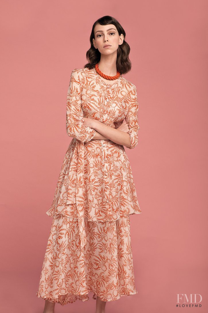 Lorena Maraschi featured in  the Vanda Jacintho advertisement for Resort 2016