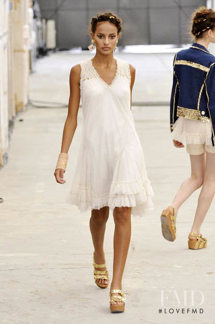 Gracie Carvalho featured in  the Isabela Capeto fashion show for Spring/Summer 2009