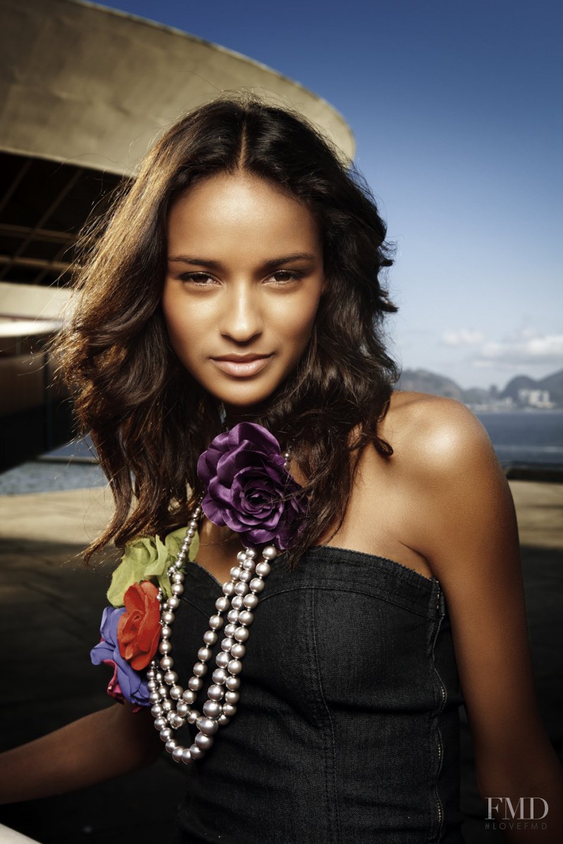 Gracie Carvalho featured in  the C&A advertisement for Autumn/Winter 2009