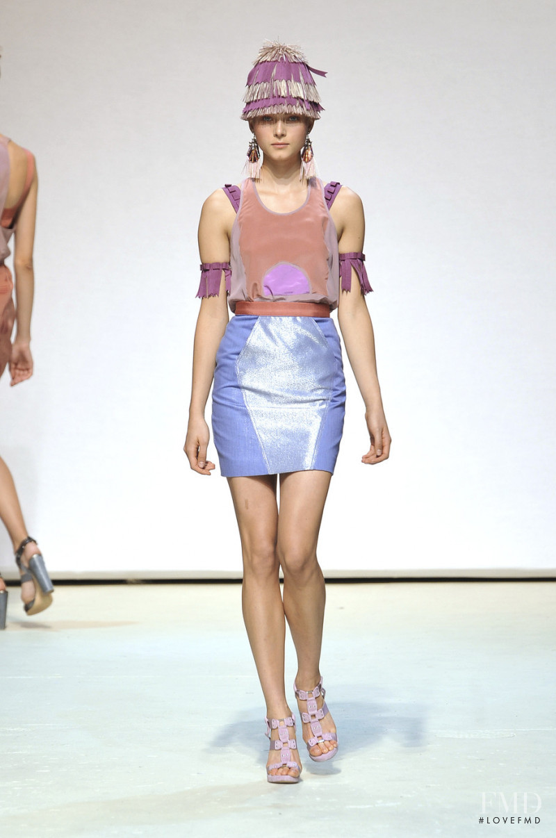 Anna de Rijk featured in  the Richard Nicoll fashion show for Spring/Summer 2010