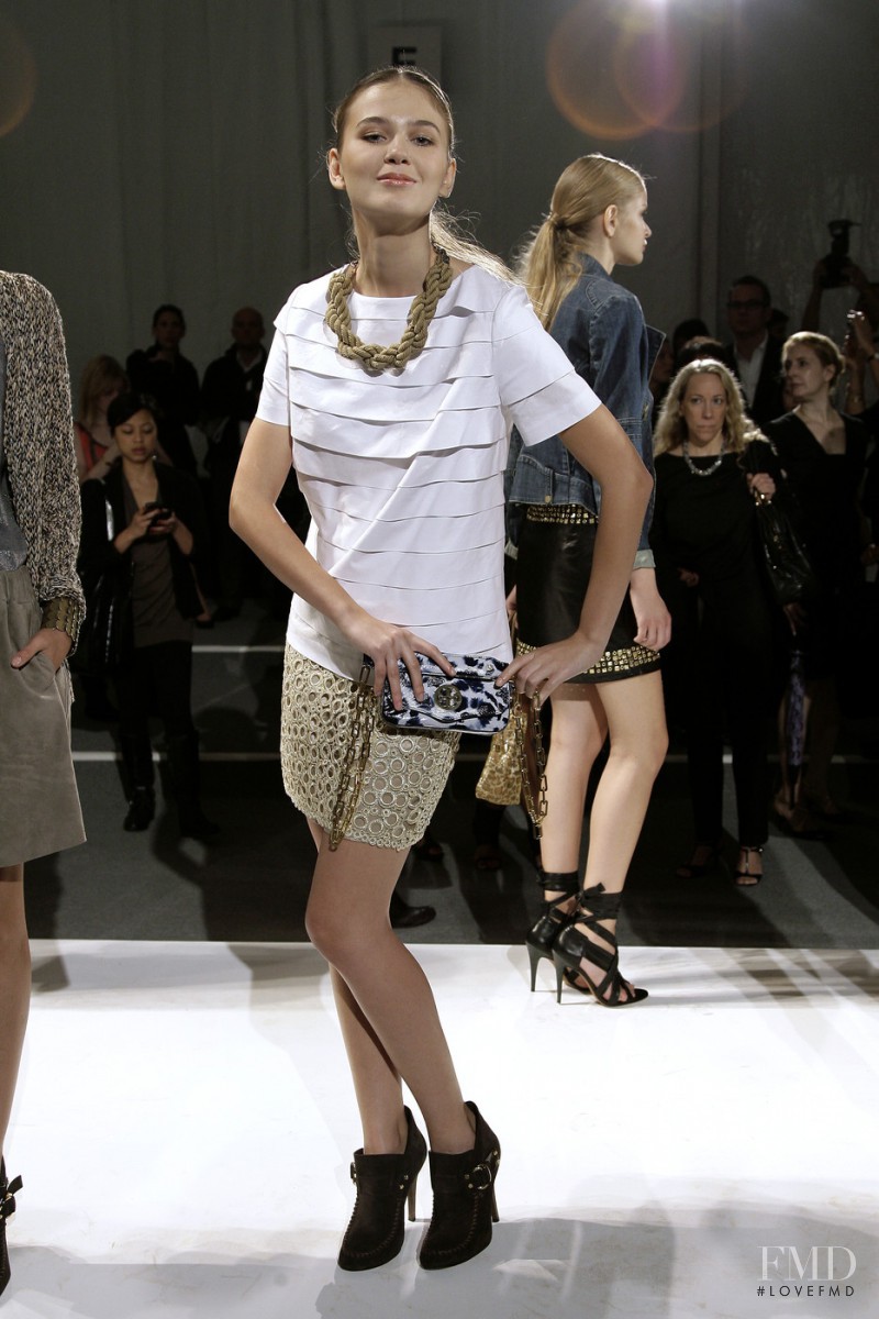 Tory Burch fashion show for Spring/Summer 2010