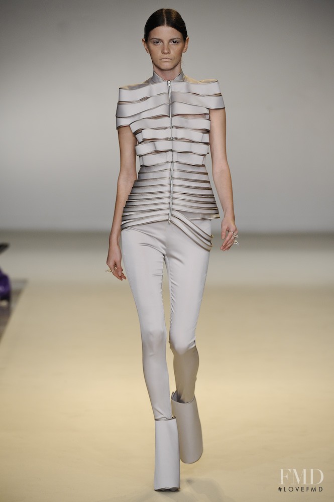 Gloria Coelho fashion show for Spring/Summer 2010