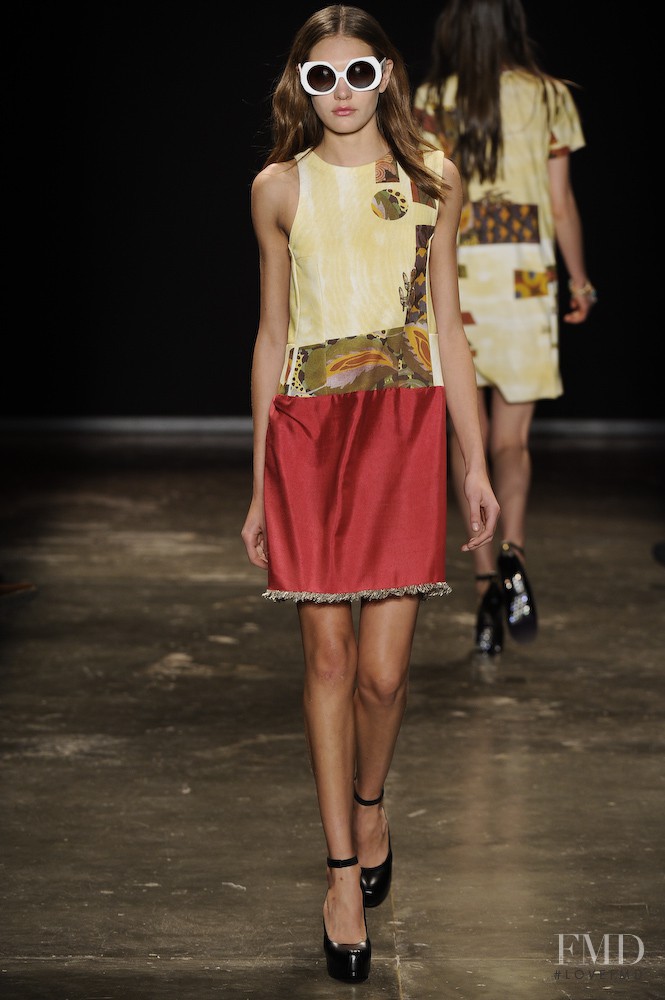 Simone Nunes fashion show for Spring/Summer 2010