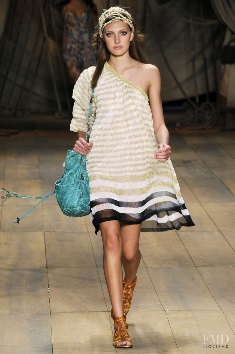 Cantï¿½o fashion show for Spring/Summer 2010