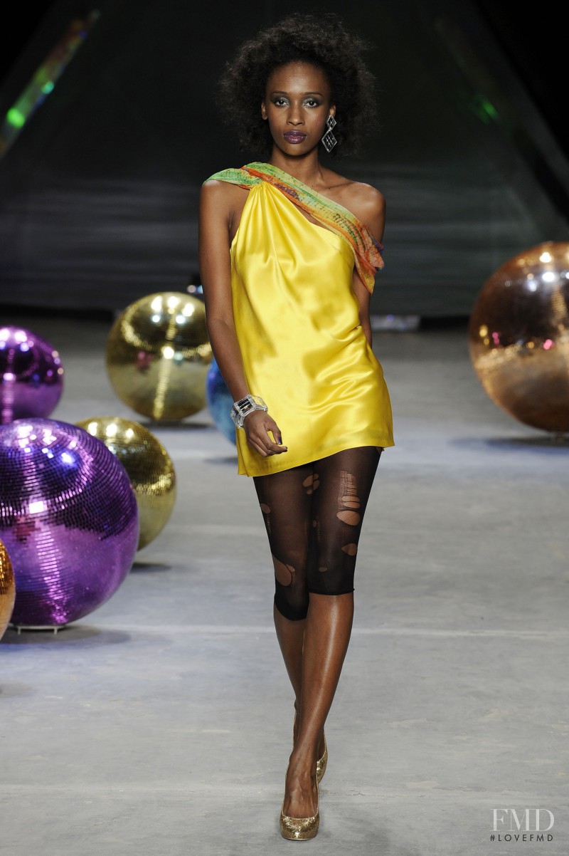 Carlos Tufvesson fashion show for Spring/Summer 2010