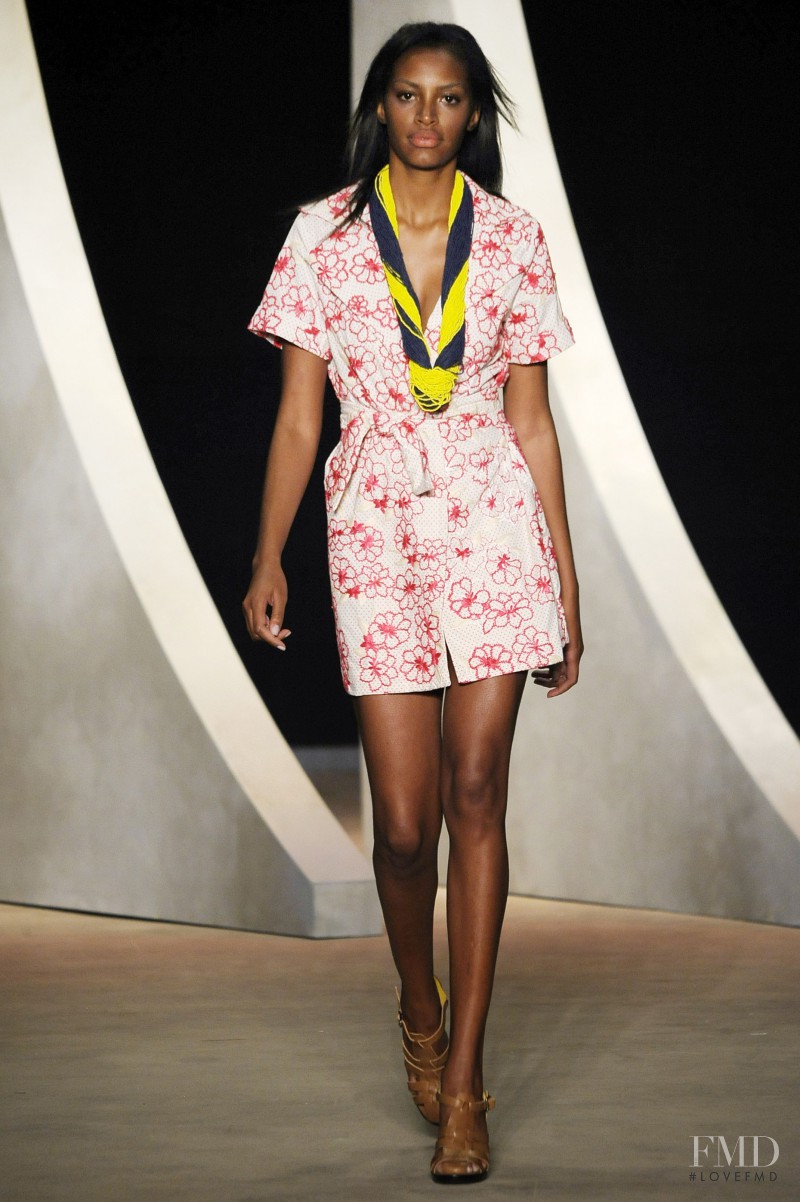 Apoena fashion show for Spring/Summer 2010