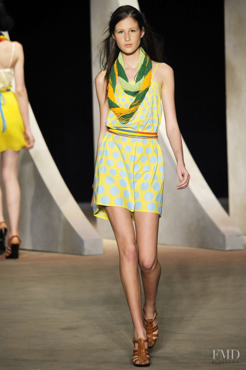 Apoena fashion show for Spring/Summer 2010