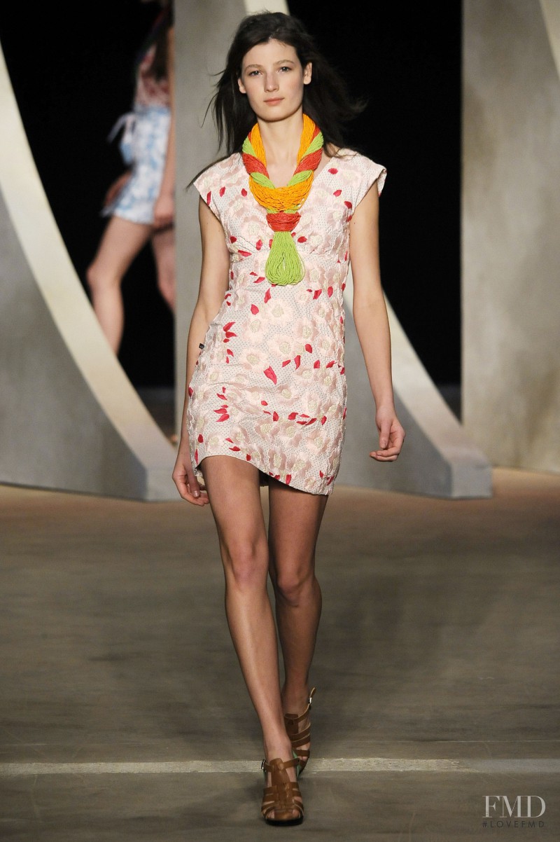 Apoena fashion show for Spring/Summer 2010